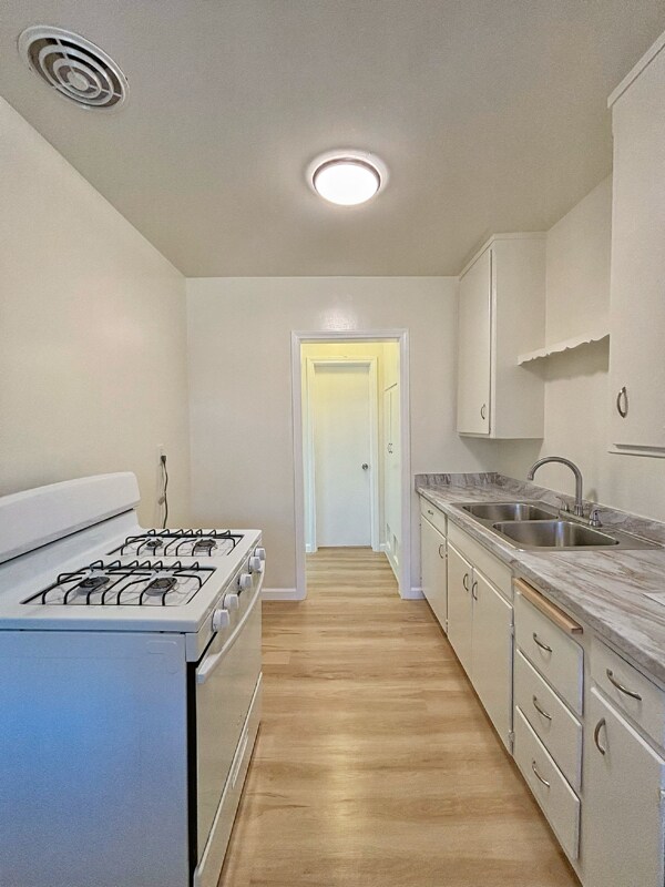 1107 W Highland St unit 8, Santa Ana, CA 92703 - photo 2