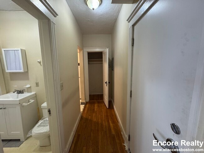 11 Peterborough St unit 21, Boston, MA 02215 - photo 7