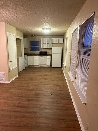 8305 Garcreek Cir Unit A and # C, Austin, TX 78724