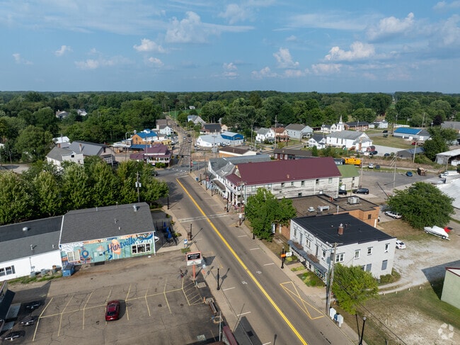 Explore Hartville’s vibrant main street lined with historic buildings and local shops.