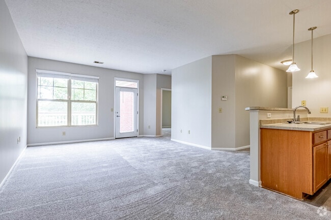 1BR, 1BA - 865SF - Living Room