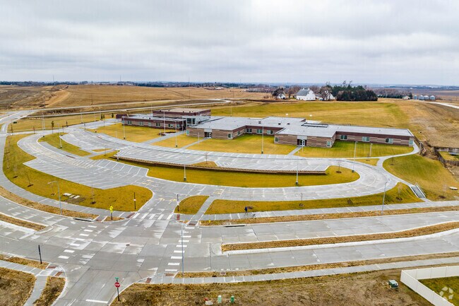 Ashbury Elementary School is very convenient for Omaha families.