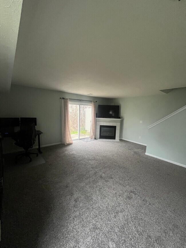 7030 S Cannon Place Ln unit Cannon Place, Rockford, MI 49341 - photo 3