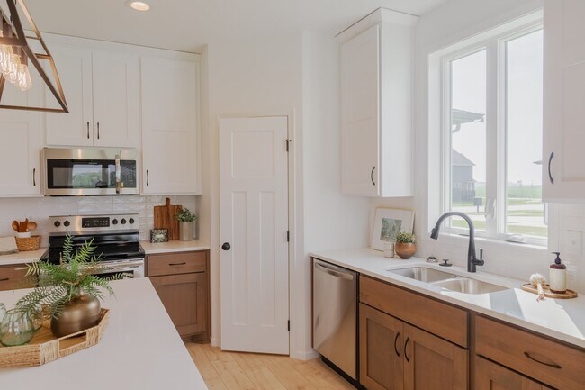 1449 66th Ave S unit 36808814, Fargo, ND 58104 - photo 4