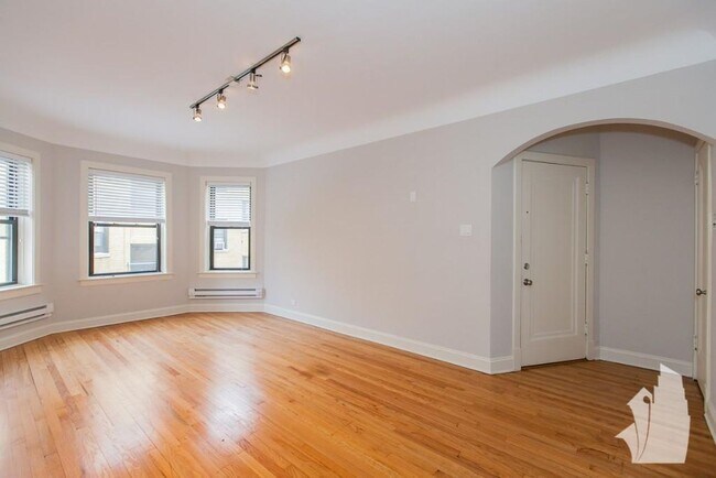 2301 N Rockwell St unit 2319-A2, Chicago, IL 60647 - photo 2