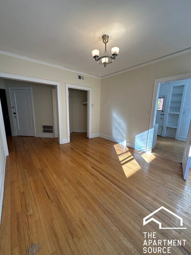 1307 Oak Ave unit W3, Evanston, IL 60201 - photo 5