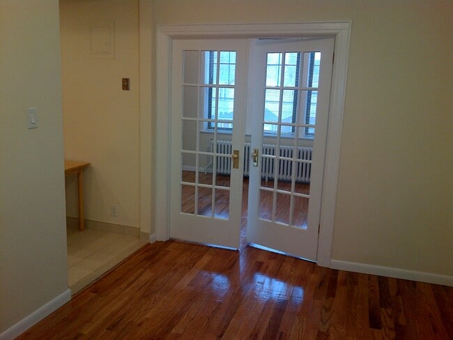 1205 Ave Y unit 1 Floor, Brooklyn, NY 11235 - photo 2