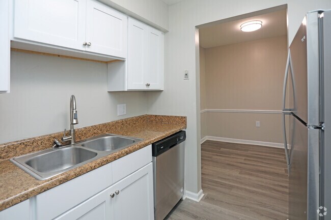 The Flats at Rutgers, Roanoke, VA 24012 - photo 6