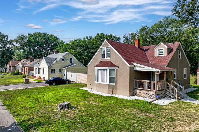 Modest-sized homes with traditional floor plans adorn Brooklyn Boulevard in Shingle Creek.