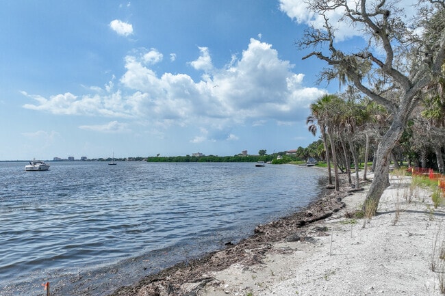 Maximo Park welcomes visitors to enjoy its scenic views.