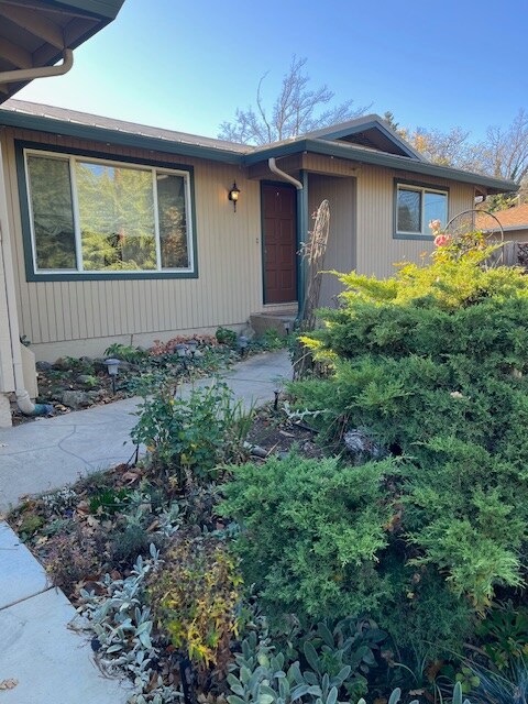 2532 Juanipero Way, Medford, OR 97504