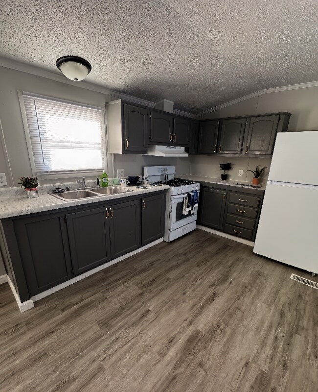 2552 Smith Ave, Marshalltown, IA 50158