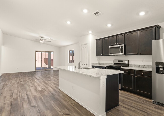 253 Wyatt Ave SW unit 37023272, Los Lunas, NM 87031 - photo 4