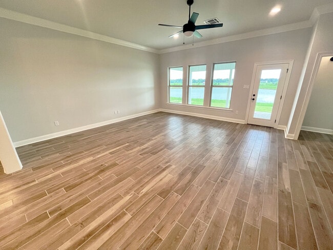 1239 Elliston Dr, Gonzales, LA 70737 - photo 2