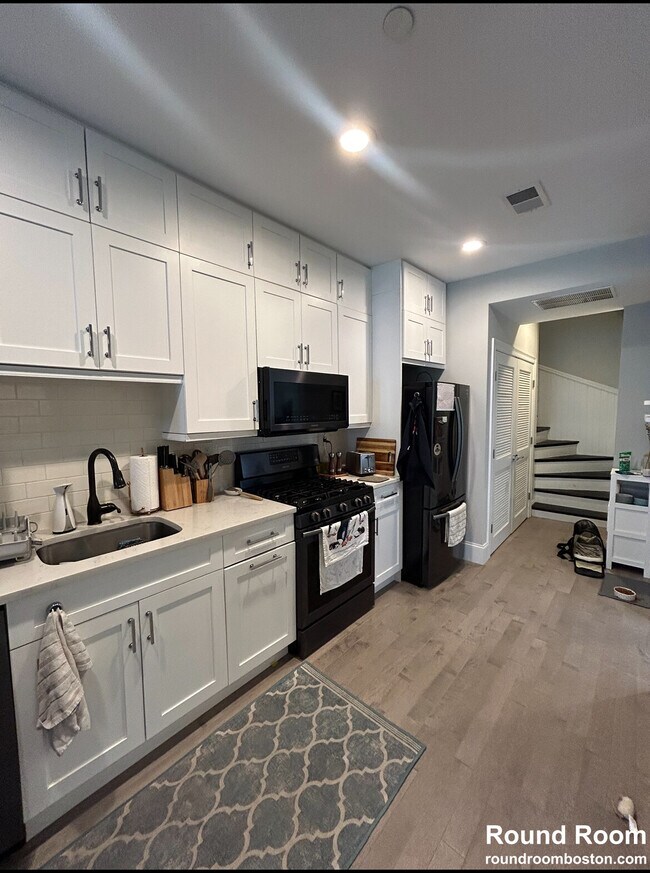 50 Putnam St unit 3, Boston, MA 02128 - photo 2