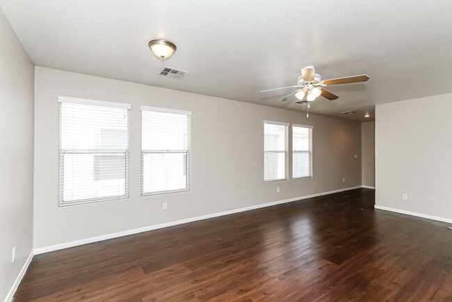 9517 Golden Scots Ct, Las Vegas, NV 89123 - photo 4