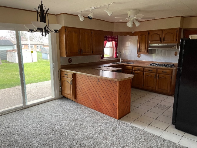 3824 15th Street B, Moline, IL 61265 - photo 3