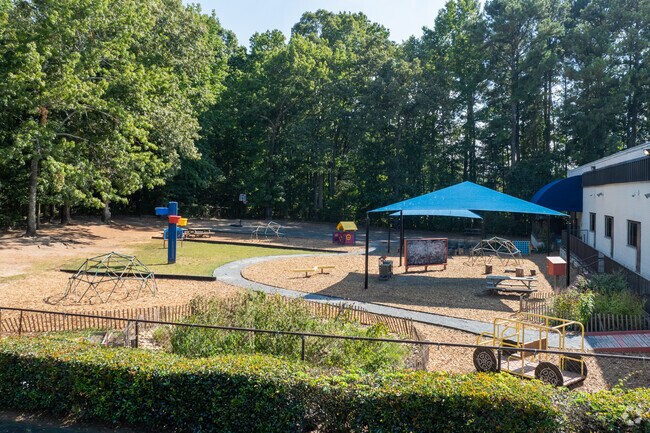 DeKalb Brilliance Academy offers outdoor learning opportunities.