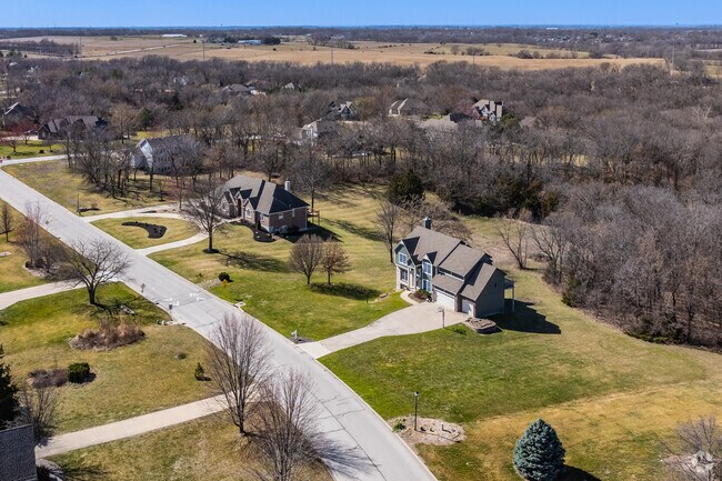 I-435 West KC-KS features spacious two-story homes with generous front and back yards.