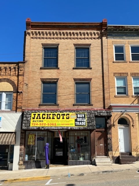 303 Clay Ave unit 303 Clay Ave., Jeannette, PA 15644 - photo 2