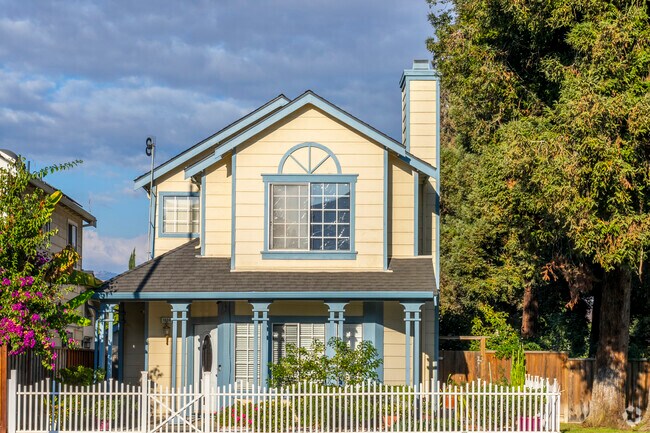 Homes in Santee boast spacious yards and proximity to parks, schools, and local dining.