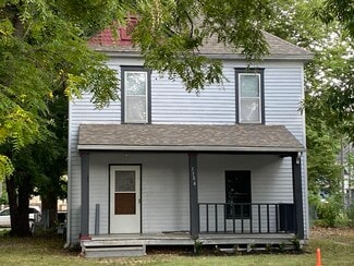 1306 SW Lane St, Topeka, KS 66604