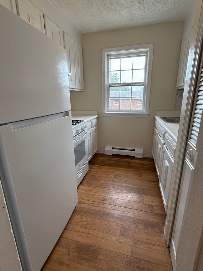 41 Glenn Rd unit C2, East Hartford, CT 06118 - photo 7