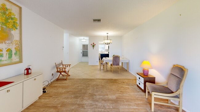 2775 Dudley Dr W unit D, West Palm Beach, FL 33415 - photo 2