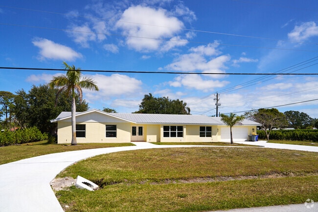 North River Shores is dominated by typical Florida ranch-style homes.