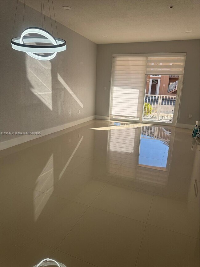 7250 NW 177th St unit 10716, Hialeah, FL 33015 - photo 4
