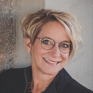 Julie Lenox