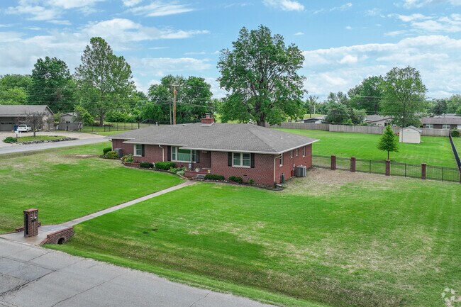 Johansen Acres has many ranch homes on a full acre.