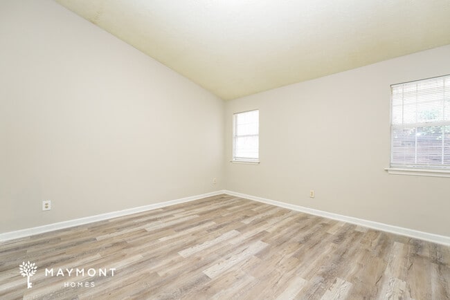 1099 Old Saybrook Ct, Stone Mountain, GA 30083 - photo 4