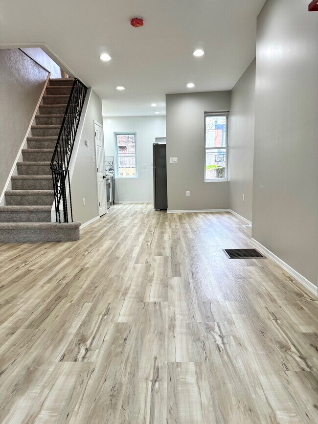 2733 W Silver St, Philadelphia, PA 19132