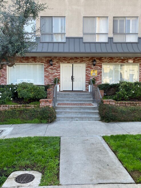 10650 Holman Ave unit 307, Los Angeles, CA 90024 - photo 1