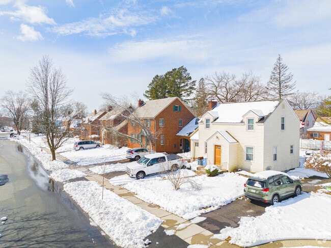 Single family homes are common in Beverwyck.