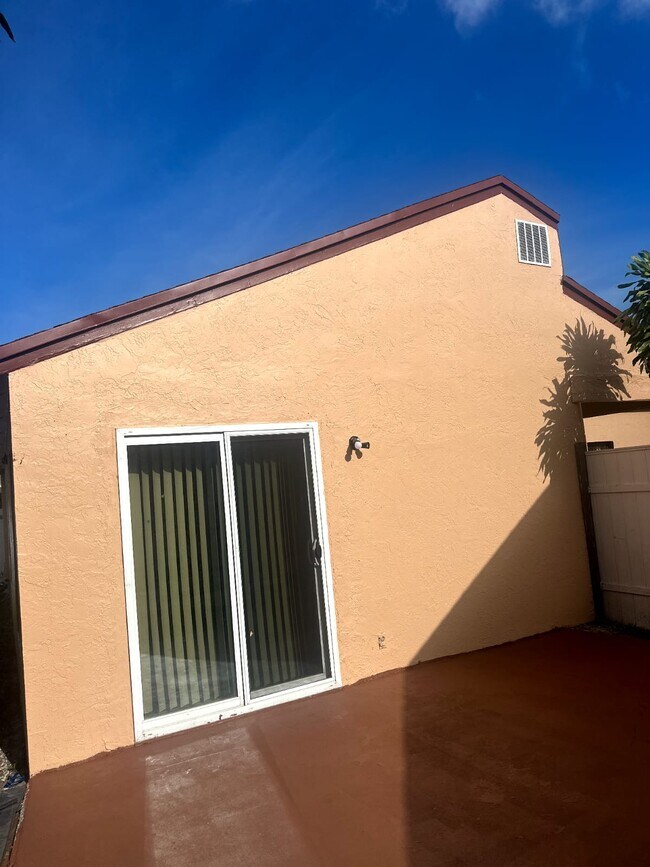 2441 SW 82nd Ave, Miramar, FL 33025 - photo 4