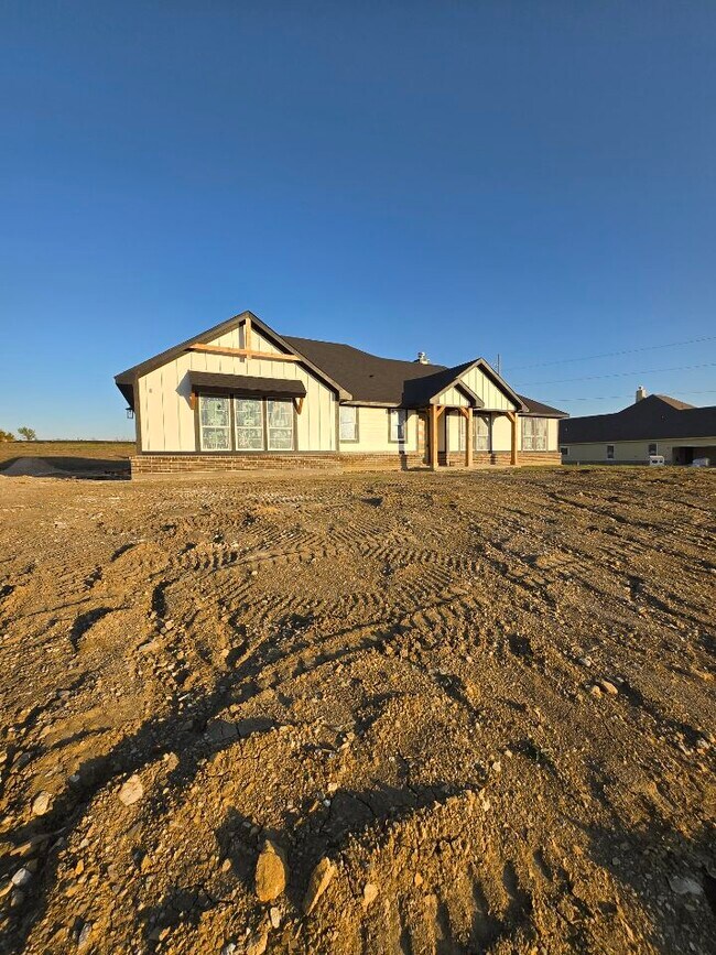 115 Hillview Trail, Decatur, TX 76234 - photo 2