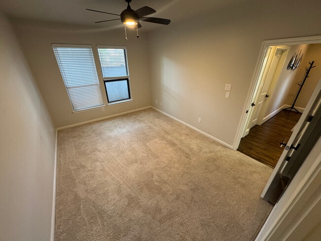 1387 Studer St, Houston, TX 77007 - photo 4
