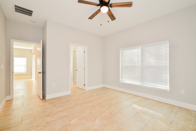 355 Clermont Dr, Kissimmee, FL 34759 - photo 7