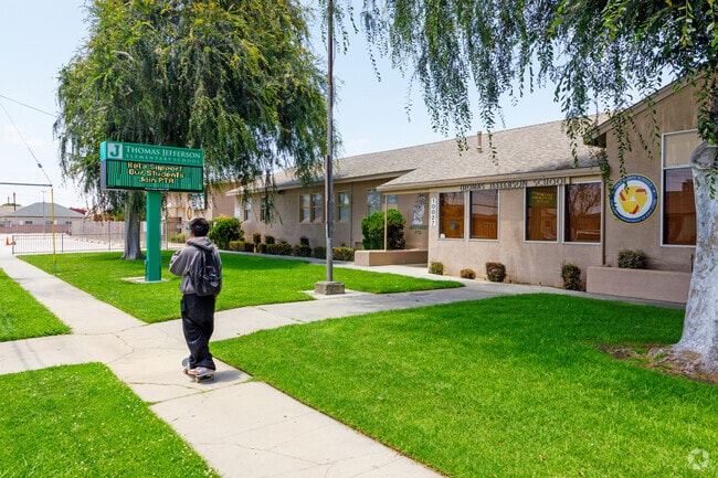 Thomas Jefferson Elementary is in the Bellflower Unified School District.