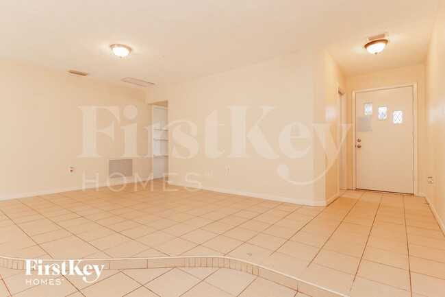 6910 297th Ave N, Clearwater, FL 33761 - photo 2