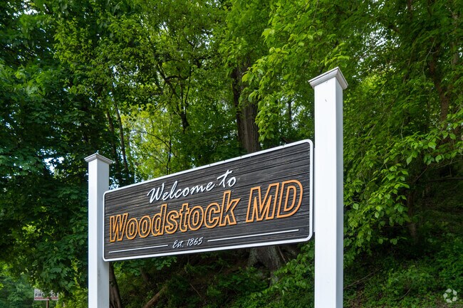Welcome to Woodstock! A community surrounded by nature right on the Patapsco River.