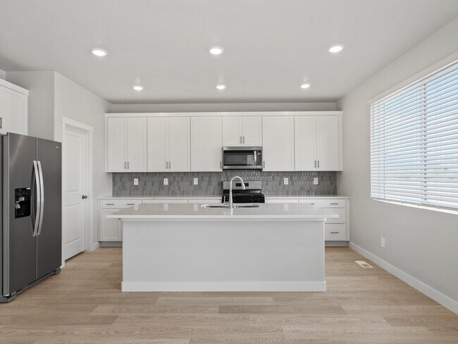 3452 S 3100 W, West Haven, UT 84401 - photo 7