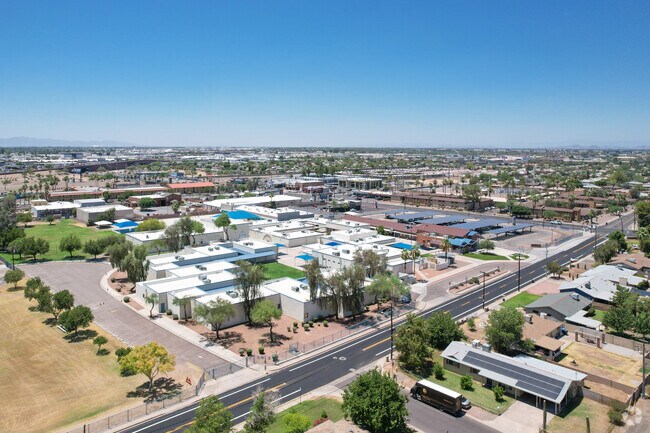 Maie Bartlett Heard School is located in central Phoenix.