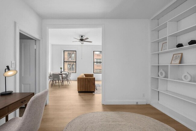 257 W 19th St unit ID1224966P, New York, NY 10011 - photo 2