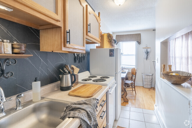 26 Oak Grove - Kitchen - 1BA, Studio - 370SF - Kitchen