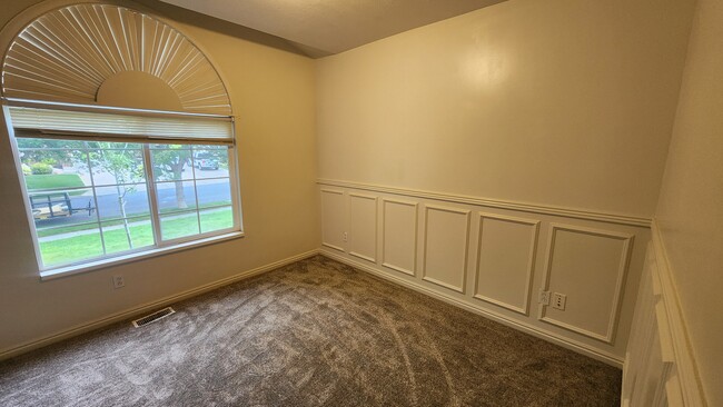 883 W 2100 S, Woods Cross, UT 84087 - photo 3