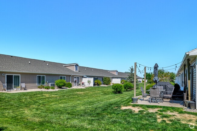 Redwood Maumee, Maumee, OH 43537 - photo 5