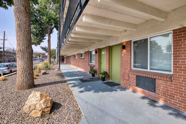 1600 S Albion, Denver, CO 80222 - photo 7